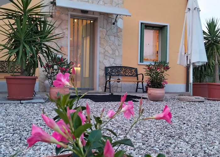 Fiore Bed & Breakfast 3*